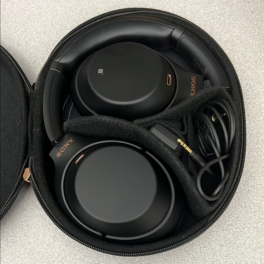 Sony WH-1000XM3 Wireless Noise Cancelling Headphones Bluetooth Over-Ear (Black)